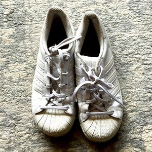 Adidas Superstar Mens size 3 white sneakers gently used (womens size 5)